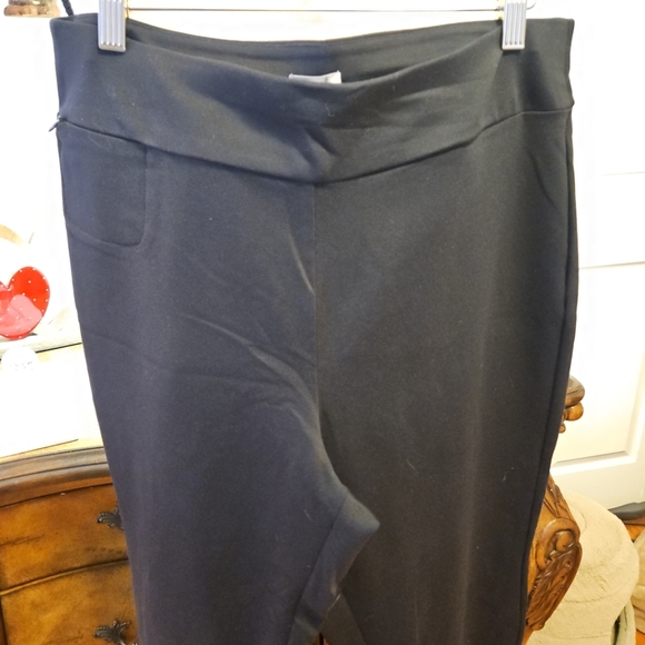 Chico's Zenergy size 2 (12/ Large) Black Boot Cut Legging - Picture 2 of 6